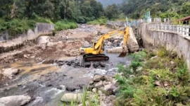Pemko Padang mulai rehabilitasi bendungan dan drainase pascabanjir di sejumlah lokasi. (Foto: Pemko Padang)