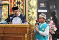 Wakil Wali Kota Padang, Maigus Nasir saat kegiatan Semarak Maulid Nabi Muhammad SAW 1448 H di Masjid As Sa'adah, Kelurahan Parak Gadang Timur, Minggu (2/8/2026). (Foto: Pemko Padang)