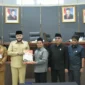 Wali Kota Padang Fadly Amran menghadiri Rapat Paripurna DPRD Kota Padang, di Ruang Sidang Utama DPRD Padang, Senin (31/8/2026). (Foto: Pemko Padang)