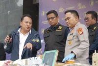 DJP bersama Polda Metro Jaya membongkar jaringan produksi dan peredaran meterai ilegal di lima wilayah Indonesia. (Foto: DJP)