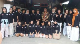 Pelepasan rombongan siswa Yari School Padang untuk mengikuti program pertukaran pelajar ke Uyoma Hariu School, Finlandia, Kamis (13/8/2026). (Foto: Pemko Padang)