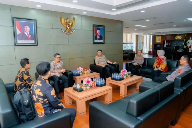 Kapolda Sumbar Irjen Pol. Djati Wiyoto Abadhy menyambut Tim Kompolnas Awards 2026 di Mapolda Sumbar, Kamis (20/8/2026). (Foto: Polda Sumbar)