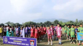Sebanyak 24 tim mengikuti Turnamen Sepak Bola U-13 Piala Wali Kota Padang 2026 di Lapangan Sepak Bola Kampung Pisang, Kelurahan Batipuh Panjang, Kecamatan Koto Tangah, Minggu (30/8/2026). (Foto: Pemko Padang)
