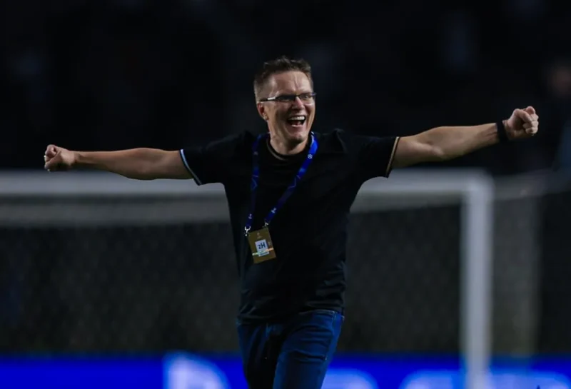 Pelatih Sabah FK, Valdas Dambrauskas. (Foto: IG @sabahfc)