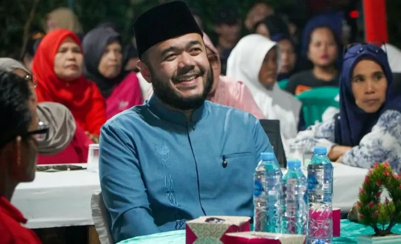 Wali Kota Padang Fadly Amran saat menutup rangkaian perayaan HUT ke-81 RI yang digelar IPEKAB, Senin (24/8/2026) malam. (Foto: Pemko Padang)