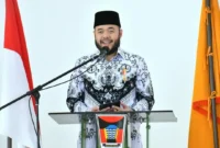 Wali Kota Padang Fadly Amran memberikan sambutan saat Pengukuhan Pengurus PGRI Padang Masa Bakti XXIII Tahun 2025-2030 di Bagindo Aziz Chan Youth Center, Rabu (26/8/2026). (Foto: Pemko Padang)
