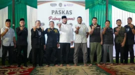 Wali Kota Padang Fadly Amran membuka Jambore Paskas se-Sumatera di Sungrilla Outbound Camp, Jumat malam, (21/8/2026). (Foto: Pemko Padang)