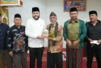 Wali Kota Padang Fadly Amran saat menghadiri Tabligh Akbar dalam rangka memperingati Maulid Nabi Muhammad SAW di Masjid Istiqlal Binuang, Kelurahan Binuang Kampung Dalam, Kecamatan Pauh, Jumat (28/8/2026). (Foto: Pemko Padang)
