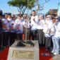 Wali Kota Padang Fadly Amran bersama Wali Kota Hildesheim Ingo Meyer melakukan penanaman pohon di Batang Arau, Jumat (7/8/2026). (Foto: Pemko Padang)