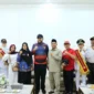 Wali Kota Padang, Fadly Amran menerima audiensi orang tua atlet  di Kediaman Resmi Wali Kota Padang, Senin (17/8/2026). (Foto: Pemko Padang)