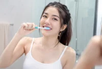 Ilustrasi wanita menggosok gigi. (Foto: AI Generate)
