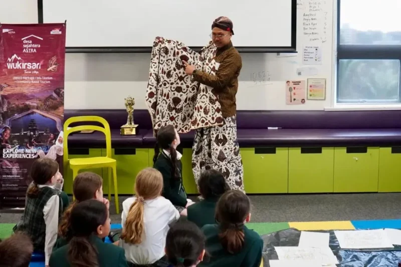 Kemenpar berkolaborasi dengan Garuda Indonesia dan KJRI Sydney memperluas pasar wisata edukasi (EduTourism) Australia dengan memperkenalkan desa wisata Indonesia. (Foto: Kemenpar)