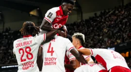 Pemain AS Monaco melakukan selebrasi usai membobol gawang PSG di Parc des Princes, Sabtu (5/9/2026) dini hari WIB. (Foto: IG @asmonaco)