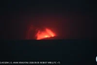 Gunung Anak Krakatau erupsi. (Foto: Dok. Situs Magma Kementerian ESDM)