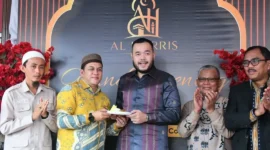 Wali Kota Padang, Fadly Amran meresmikan Al Harris Umrah, Oleh-oleh Umrah & Coffee, Minggu (27/9/2026). (Foto: Pemko Padang)
