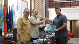 Anggota DPRD Sumbar, Varel Oriano saat mewakili Fraksi PDI Perjuangan-PKB dalam Rapat Paripurna DPRD Sumbar di Padang, Senin (7/9/2026). (Foto: Ist)