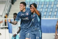 Arema FC menang telak 4-0 atas Isenmulang Kalteng di laga perdana Super League 2026/2027. (Foto: IG @aremafcofficial)