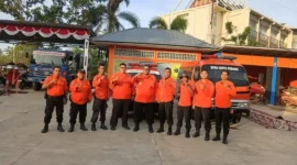 BPBD Padang mengerahkan 12 personel untuk membantu penanganan banjir bandang di Kabupaten Solok dan mendukung proses pemulihan. (Foto: BPBD Padang)