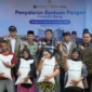 Wakil Wali Kota Padang Maigus Nasir mendampingi Wakil Ketua Komisi IV DPR RI Alex Indra Lukman menghadiri penyaluran bantuan pangan oleh Perum Bulog Wilayah Sumbar di Kantor Lurah Koto Baru Nan XX, Minggu (13/9/2026). (Foto: Pemko Padang)