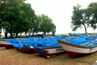 Pemko Padang menyerahkan bantuan sarana penangkapan ikan pascabencana kepada para nelayan dari empat kelurahan di Kecamatan Padang Utara. (Foto: Pemko Padang)