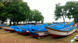 Pemko Padang menyerahkan bantuan sarana penangkapan ikan pascabencana kepada para nelayan dari empat kelurahan di Kecamatan Padang Utara. (Foto: Pemko Padang)