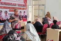 Ketua DPRD Sumbar Muhidi saat Bimtek Peningkatan Kapasitas Pengusaha.