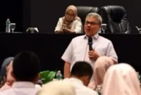 Ketua DPRD Sumbar Muhidi saat menghadiri Bimtek Peningkatan Kompetensi Guru PPPK 2026 bagi guru PPPK jenjang SMA, SMK, dan SLB, Rabu (16/9/2026). (Foto: Ist)