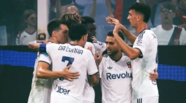 Pemain Como merayakan gol ke gawang Genoa di Stadion Luigi Ferraris, Sabtu (5/9). (Foto: Como)