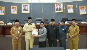 DPRD Padang menyetujui Ranperda tentang Pajak Daerah dan Retribusi Daerah