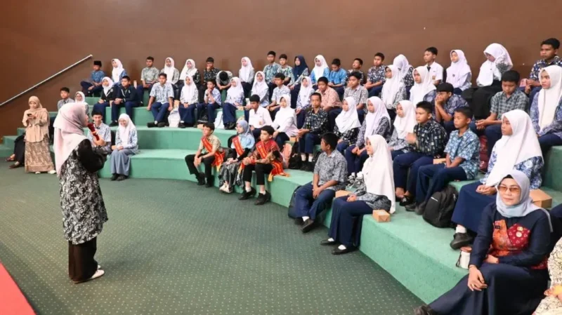 DP3AP2KB Kota Padang menggelar Diseminasi Pencegahan Kekerasan dan Pencegahan Perkawinan Usia Anak bagi Duta Anak Anti Kekerasan di Gedung Mini Teater Lantai 2 Youth Center, Rabu (30/9/2026). (Foto: Pemko Padang)