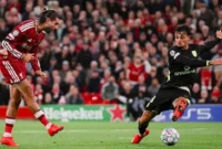 Dominik Szoboszlai membobol gawang Jan Oblak. (Foto: IG @liverpoolfc)