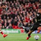 Dominik Szoboszlai membobol gawang Jan Oblak. (Foto: IG @liverpoolfc)