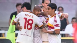 Donyell Malen menjadi bintang kemenangan AS Roma lewat dua golnya ke gawang Lecce pada pertandingan pekan kedua Liga Italia 2026/2027 di Stadion Via del Mare, Selasa (1/9/2026) dini hari WIB. (Foto: IG @officialasroma)