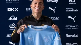 Enzo Fernandez resmi bergabung dengan Manchester City. (Foto: IG @mancity)