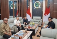 Fraksi Golkar saat berdiskusi terkait Ranperda Penyelenggaraan Pendidikan. (Foto: Ist)