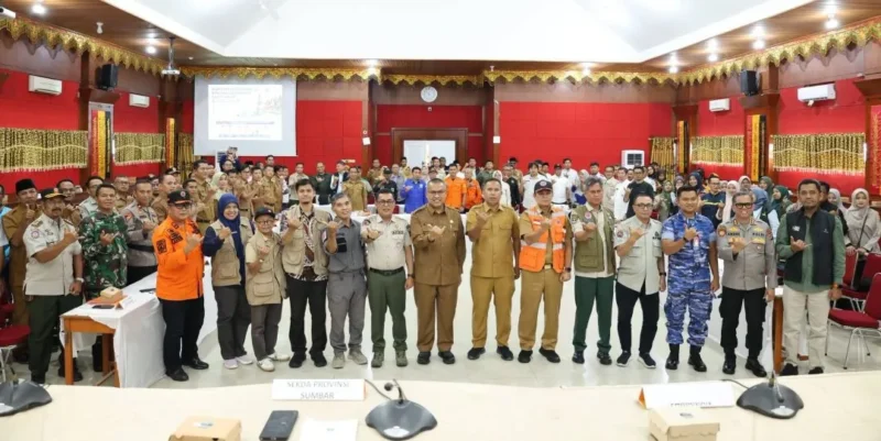 
Pemprov Sumbar berkolaborasi dengan Pemko Pariaman menggelar Gladi Kesiapsiagaan Bencana Gempa Bumi dan Tsunami, Selasa (29/9/2026). (Foto: Diskominfo Pariaman)
