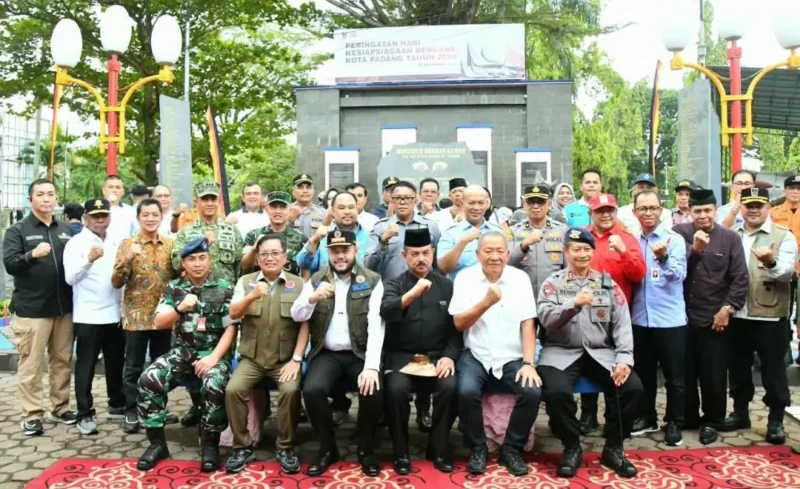Wali Kota Padang Fadly Amran saat Peringatan HKB Padang 2026 di Monumen Gempa Padang, Rabu (30/9/2026). (Foto: Pemko Padang)