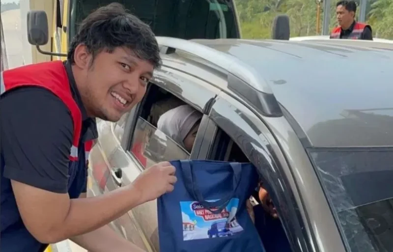 PT Hutama Karya menghadirkan sejumlah layanan dan apresiasi bagi pengguna jalan tol dalam rangka Hari Pelanggan Nasional 2026, Jumat (4/9/2026). (Foto: Hutama Karya)