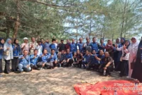 Ketua IKWAL IV Jurai, N Riswandi bersama dewan penasehat, dewan pengawas beserta pengurus foto bersama usai menggelar rapat. (Foto: Dok. Nof)