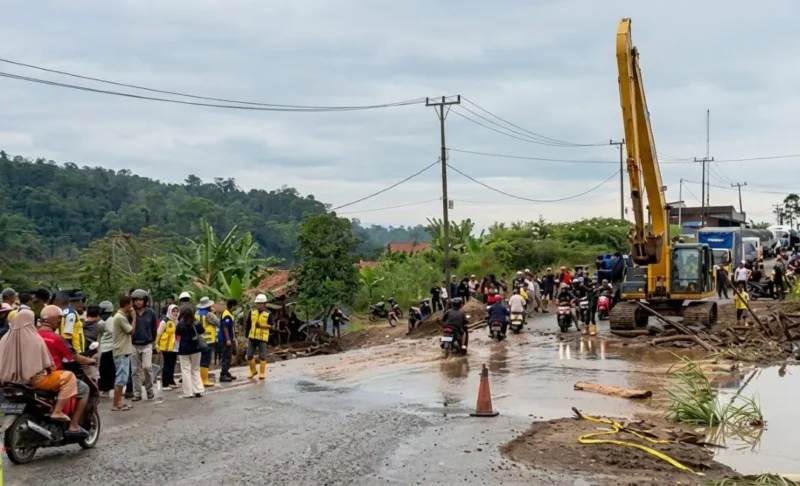 Kondisi arus lalu lintas di kawasan Jalan Baru Kayu Aro, Kabupaten Solok, Selasa (22/9/2026). (Foto: Satlantas Polres Solok)
