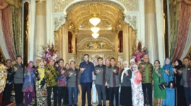 Wali Kota Padang Fadly Amran saat  jamuan makan malam peserta Konker PDPI ke-XVIII Tahun 2026 di Rumah Gadang Baiturrahmah, Sabtu (19/9/2026). (Foto: Pemko Padang)
