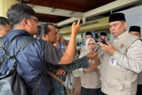 Kakanwil Kemenhaj Sumbar, M. Rifki saat sidak travel umrah di BIM, Rabu (30/9/2026). (Foto: Kemenhaj Sumbar)