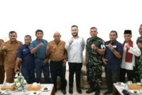 Wali Kota Padang Fadly Amran menerima audiensi Panitia Open Tournament Piala Pangdam XX/TIB di Rumah Dinas Wali Kota, Senin (28/9/2026). (Foto: Pemko Padang)
