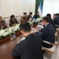 Menhaj RI Mochamad Irfan Yusuf dalam pertemuan dengan Ketua Komite Pariwisata Uzbekistan Abdulaziz Akkulov di Tashkent, Senin (8/9/2026). (Foto: Kemenhaj)
