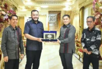Wali Kota Padang Fadly Amran saat menjamu peserta Konker PDPI XVIII Tahun 2026 di Rumah Gadang Baiturrahmah, Sabtu (19/9/2026). (Foto: Pemko Padang)
