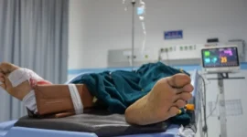RS M. Djamil Padang merawat pasien korban galodo yang menerjang kompleks Kantor Bupati Solok di Arosuka, Kecamatan Gunung Talang, Kabupaten Solok, Senin (21/9/2026) malam. (Foto: RS M Djamil)