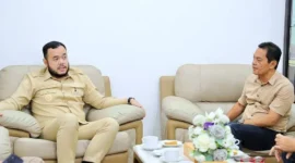 Wali Kota Padang, Fadly Amran menerima kunjungan silaturahmi pengurus PWI Sumbar di Kediaman Resmi Wali Kota, Senin (21/9/2026). (Foto: Pemko Padang)