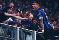 Lautaro Martinez melakukan selebrasi usai mencetak gol ke gawang Napoli. (Foto: IG @inter)
