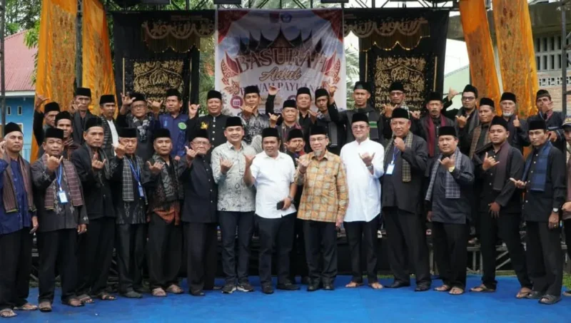 Wakil Wali Kota Padang Maigus Nasir menutup Lomba Basurah Adat Bawah Payuang, Minggu (27/9/2026). (Foto: Pemko Padang)
