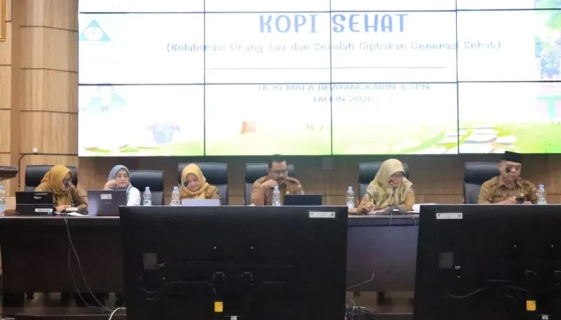 Pemko Padang melalui Bagian Kesra melaksanakan Penilaian Lomba Sekolah Sehat Berstratifikasi UKS/M Strata Standar Tingkat Kota Padang 2026 di Ruang Abu Bakar Jaar, Balai Kota Padang. (Foto: Pemko Padang)